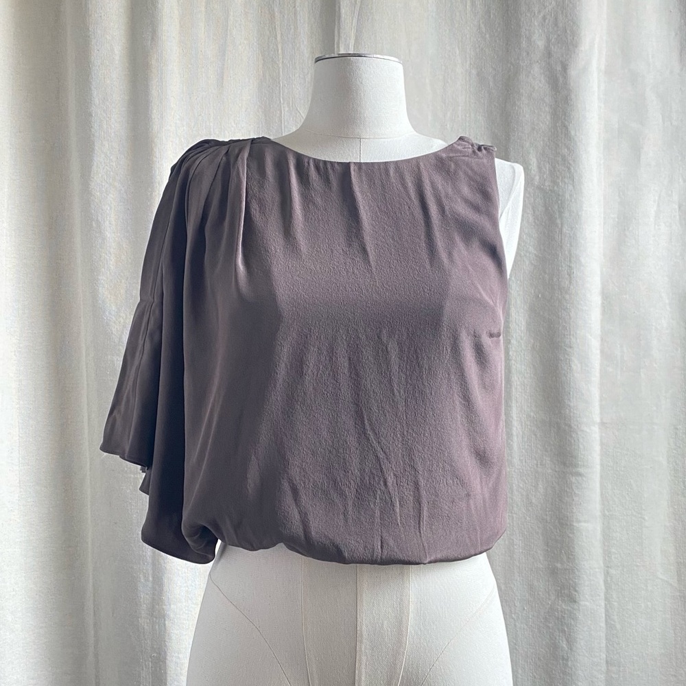 Alice + Olivia Juniper One Shoulder Top in Gray-ish taupe sz 2